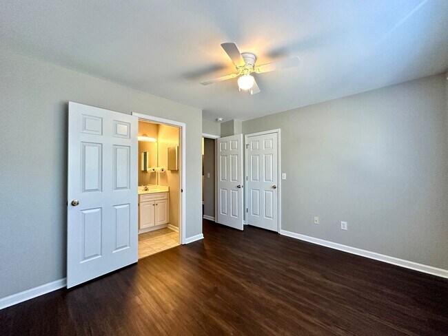 Building Photo - 3/3 Townhome in West of the Ashley!