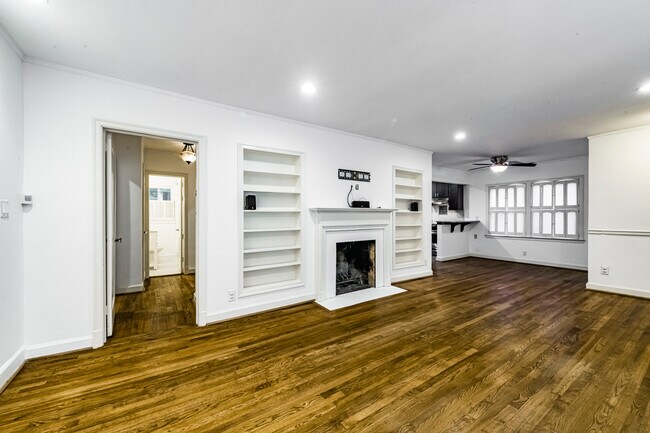 Building Photo - 2291 Strathmore Dr NE