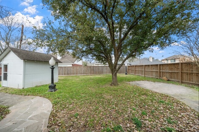 Building Photo - 1116 River Ct