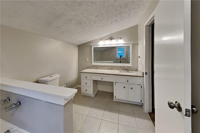 Building Photo - 4125 Inola Trail NE