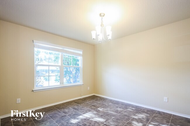 Building Photo - 2115 Emerald Edge