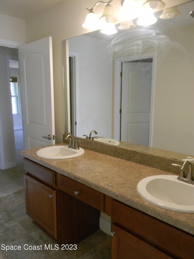 Building Photo - 1576 Alaqua Way