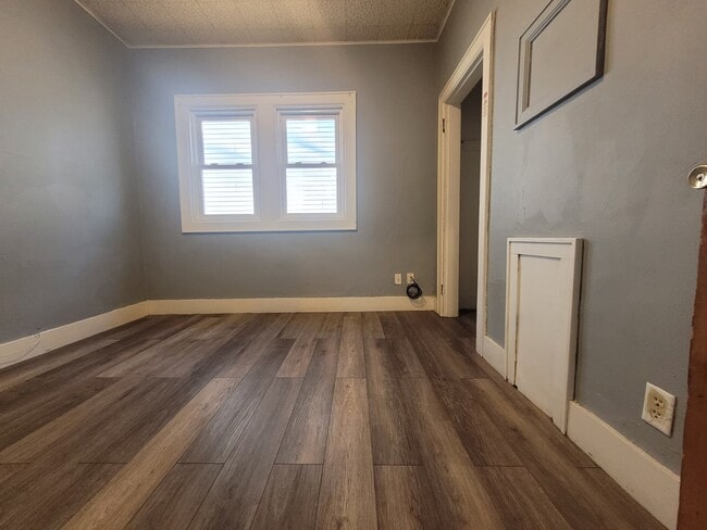 Building Photo - 412 Yund St