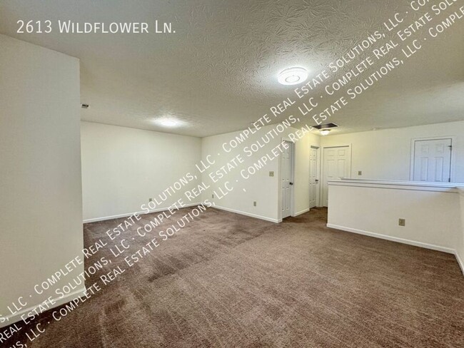 Building Photo - Move-in Special:  $300 off first months rent