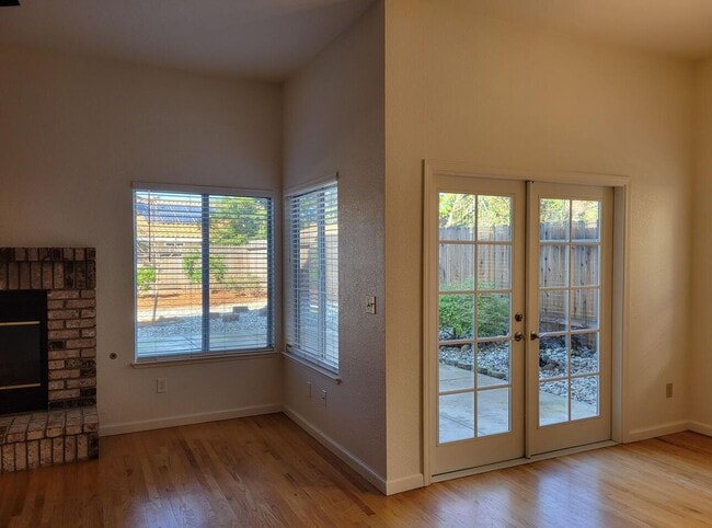 Building Photo - NICE TWO STORY ROCKLIN HOME WITH LARGE BONUS ROOM UPSTAIRS NEXT TO TWIN OAKS PARK & SCHOOLS!