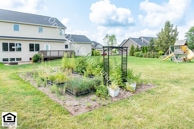 Building Photo - 13558 Paperbark Trail
