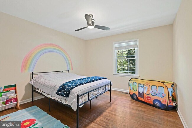 Building Photo - 2918 Glenvale Dr