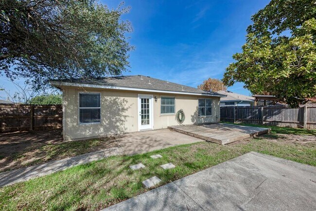 Building Photo - 2317 Friarcreek Loop