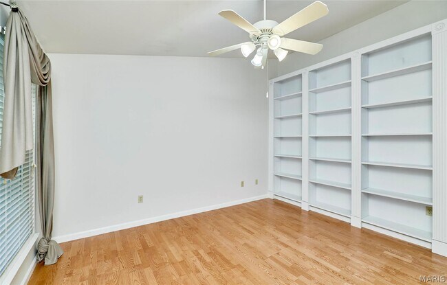 Building Photo - 215 Cordovan Commons Pkwy