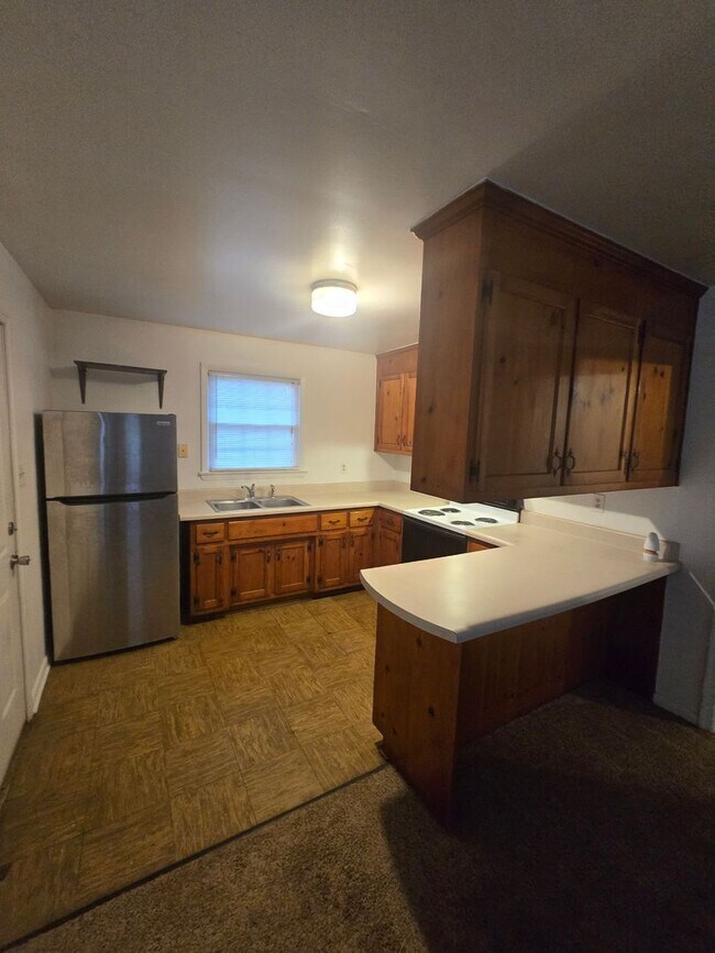 Building Photo - 1 bedroom duplex