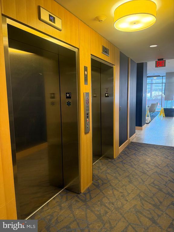 Building Photo - 1320 Fenwick Ln