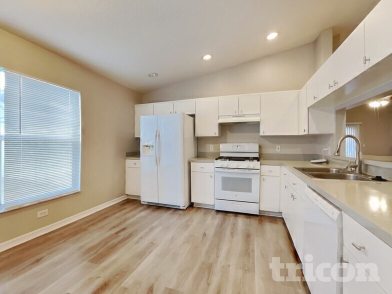 Building Photo - 24349 Rolling View Ct