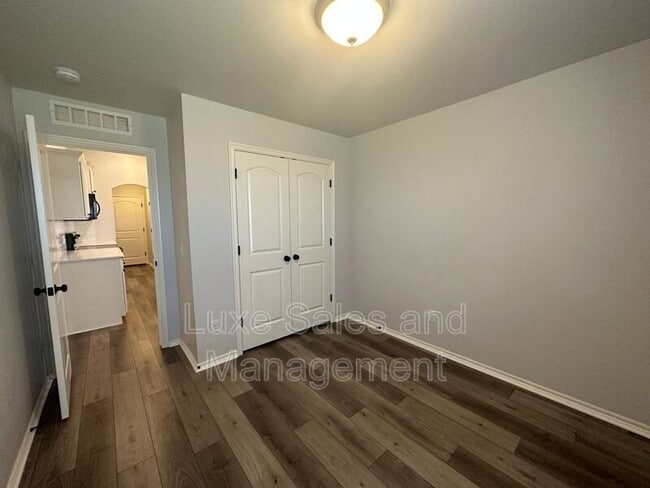 Building Photo - 15749 Potomac Dr