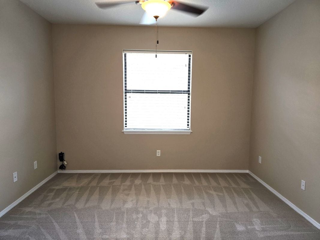 Building Photo - 5646 Sunset Falls Dr