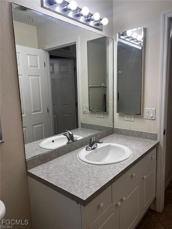 Building Photo - 16 Nelson Rd S