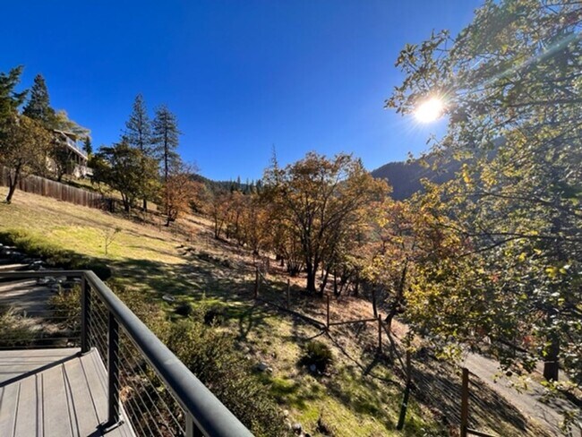 Building Photo - STUNNING VIEWS from this 3 bedroom, 2 bath home | Available February