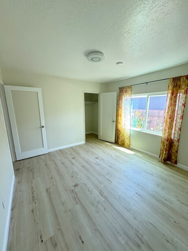 Bedroom 1 - 1765 Road 20