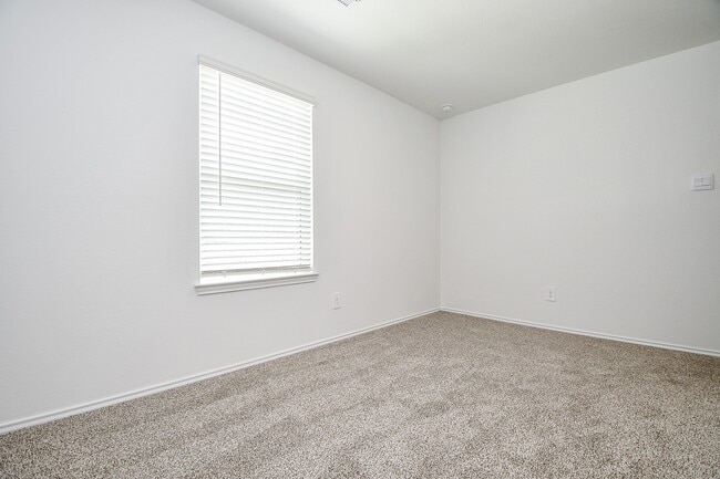 Building Photo - 6023 Ginevra Summers Dr
