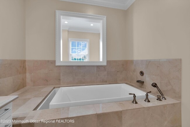 Building Photo - 131 Oval Rd