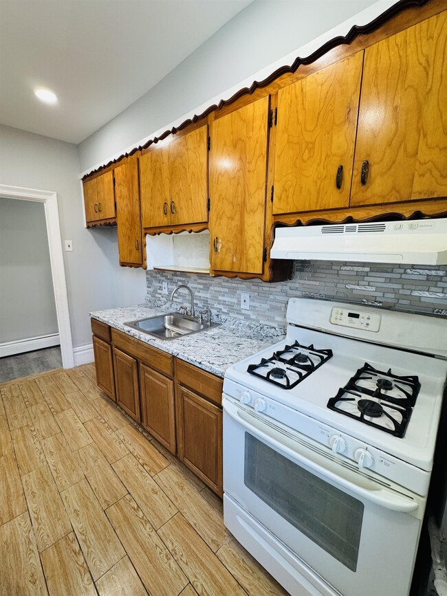 Building Photo - 265 Clinton Ave