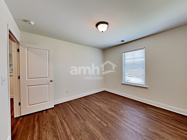 Building Photo - 5235 Smithbriar Dr