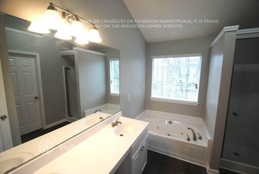 Building Photo - 4327 Sentinel Pl