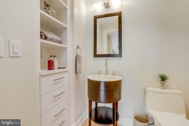 Building Photo - 1111 19th St N