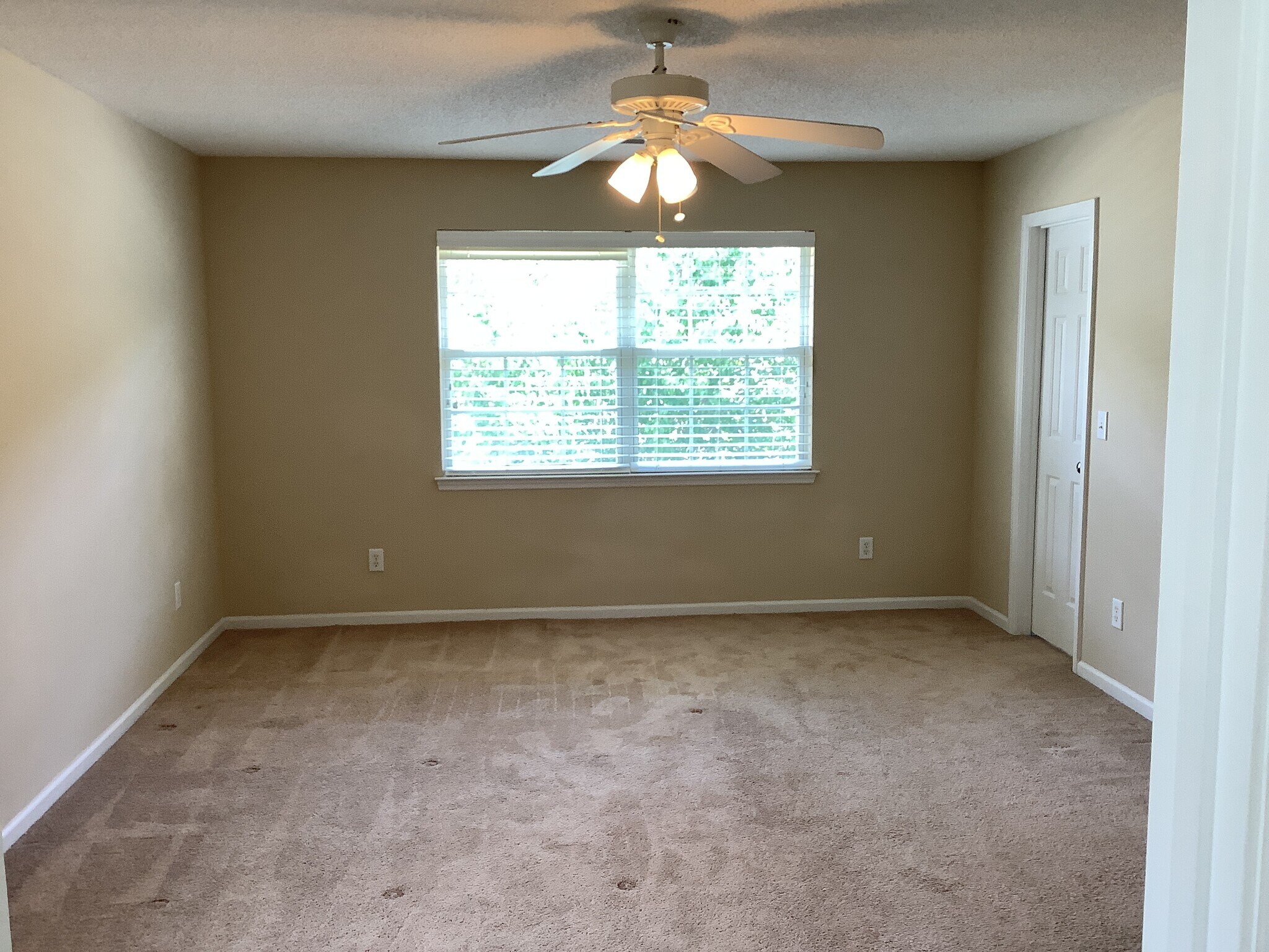 Building Photo - 116 Fairhaven Dr