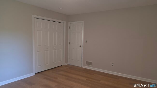 Building Photo - 387 Mixville Rd