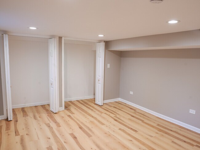 Building Photo - 523 S Monterey Ave