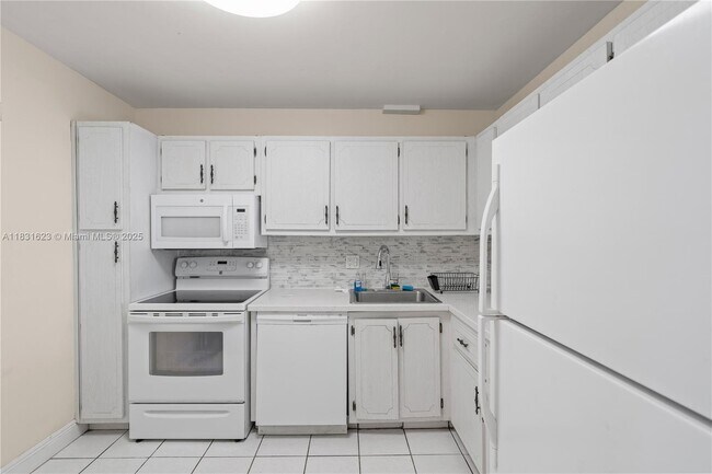 Building Photo - 8350 Sands Point Blvd