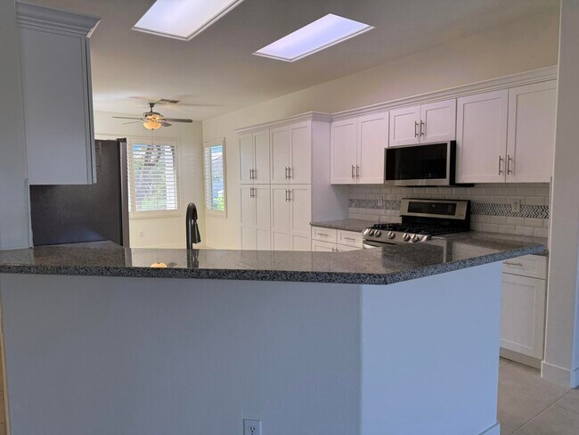 Building Photo - 36582 Crown St