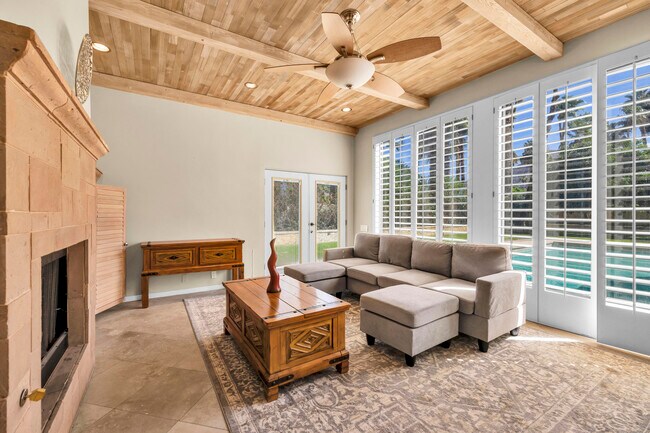 Building Photo - 45458 Rancho Palmeras Dr
