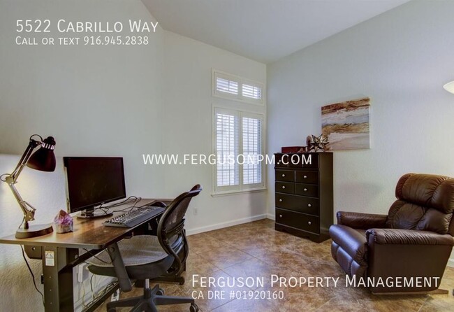 Building Photo - 5522 Cabrillo Way