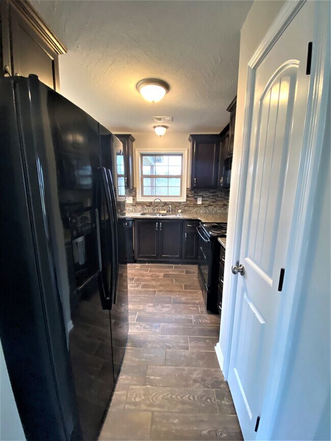 Building Photo - 4 Bedroom Pet Friendly Home For Rent Over ...