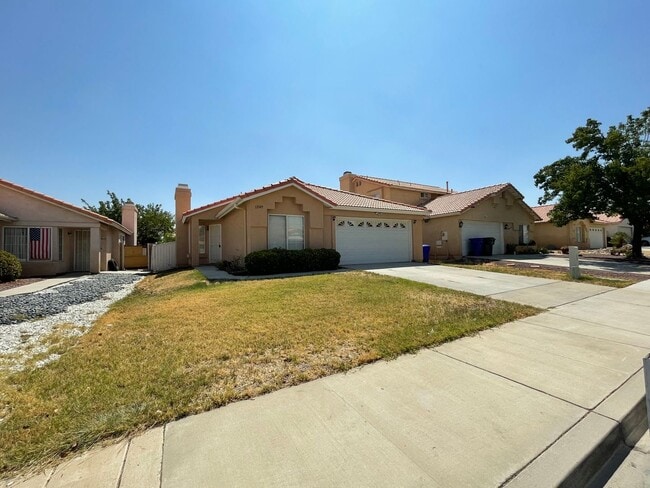 Building Photo - Victorville- Refurbished 2 Bedrooms 2 Bathrooms, New Laminate Floors
