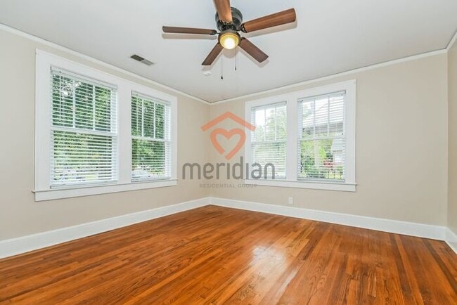 Building Photo - 3 bed / 2 bath home ~ Move-in Today!