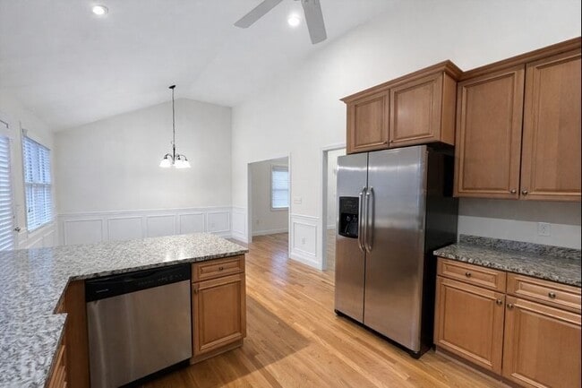 Building Photo - 22 Johns Ave