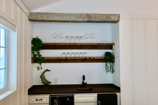Building Photo - NEWLY Designed & Furnished Modern Farmhous...