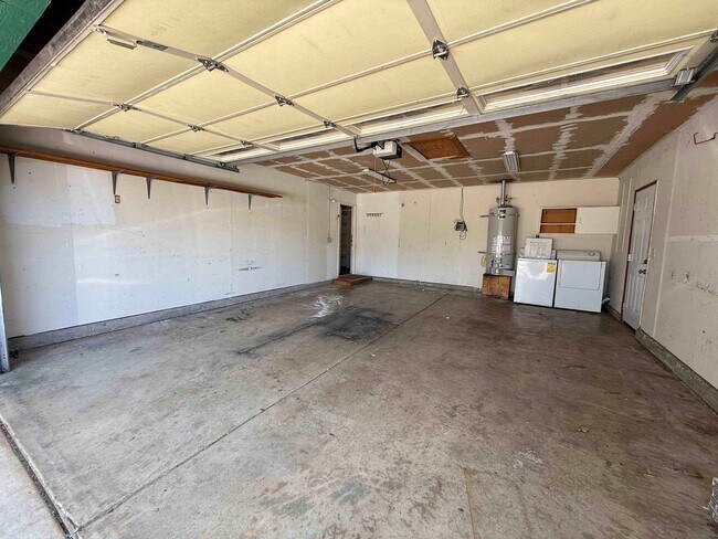 Building Photo - Great 3 Bedroom 2 Bath Home in Rancho Cordova