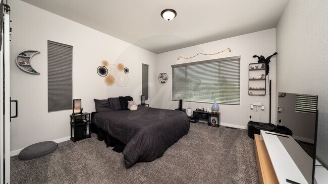 Building Photo - Four Bedroom Rancher in Greenways at Sand Creek