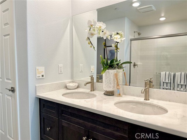 Building Photo - 4255 S Hermosa Paseo
