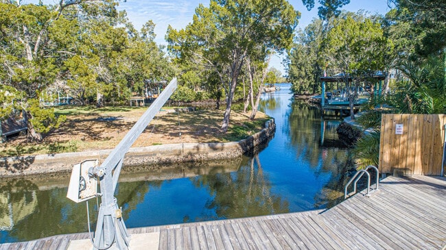 Building Photo - 2247 S Waterman Dr