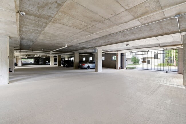 Building Photo - 1010 Rosine St