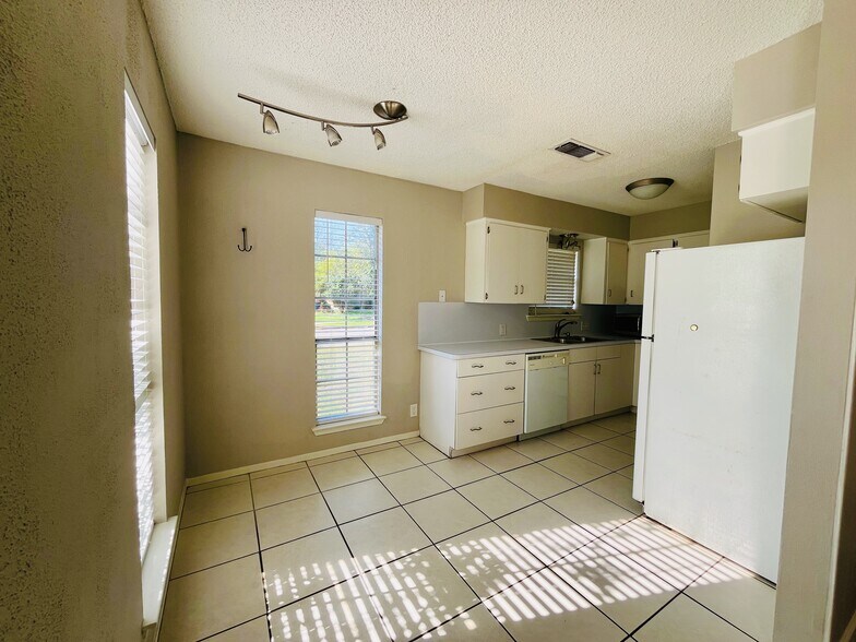Unit A Dining Area - 8007 Brockman St