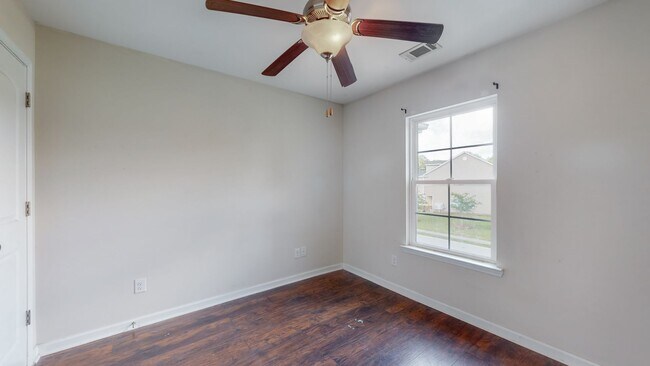 Building Photo - Townhome living in Richmond Hill's Creekside Subdivision - Community Pool and Playground