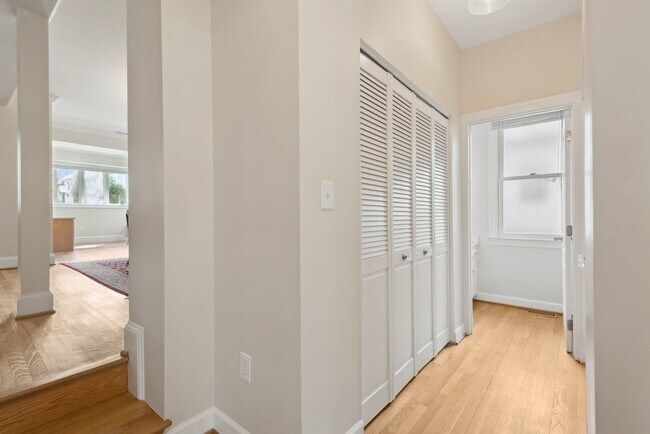 Building Photo - 317 W College Terrace