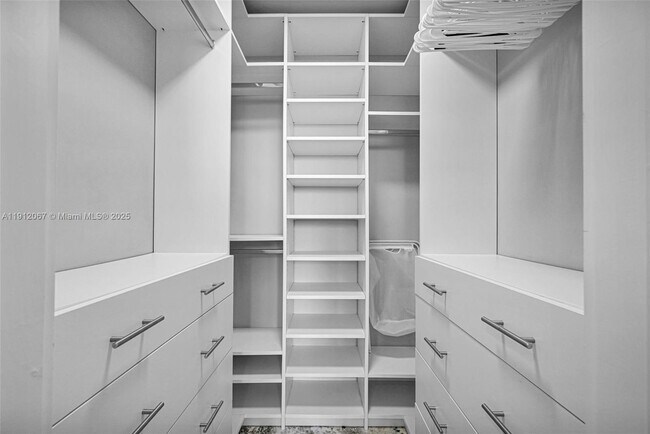 Building Photo - 1000 West Ave