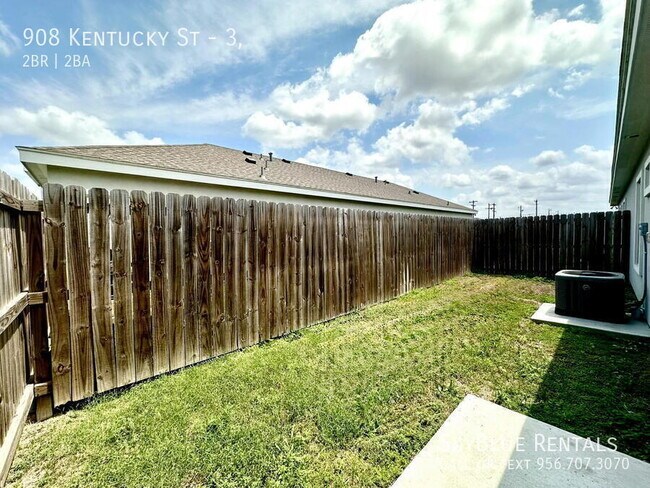 Building Photo - 908 N Kentucky St