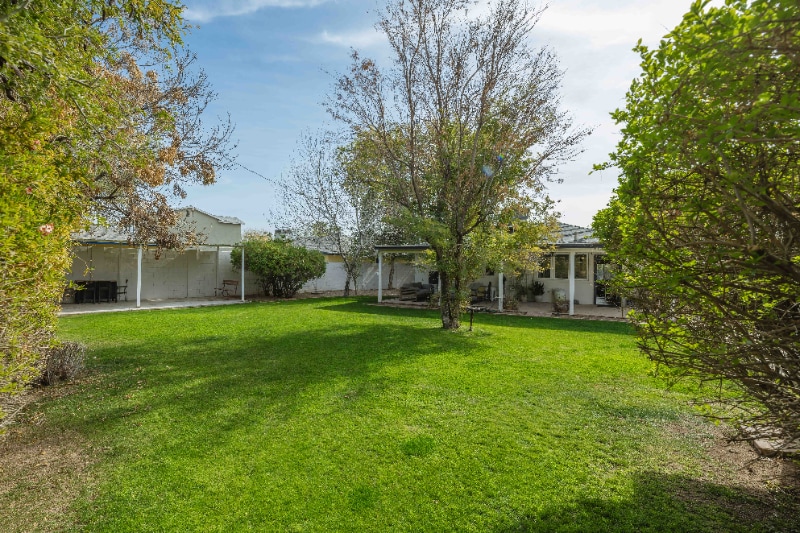 Building Photo - 1326 W Roma Ave